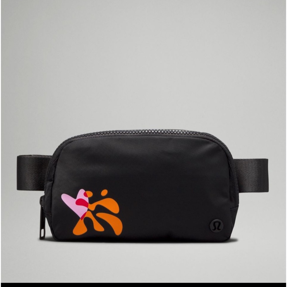 Lululemon PRIDE 1L belt bag